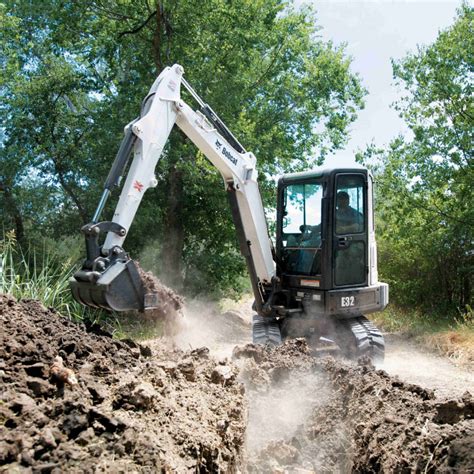 mini excavator 32 wide|E32 Compact (Mini) Excavator (Specs & Features) .